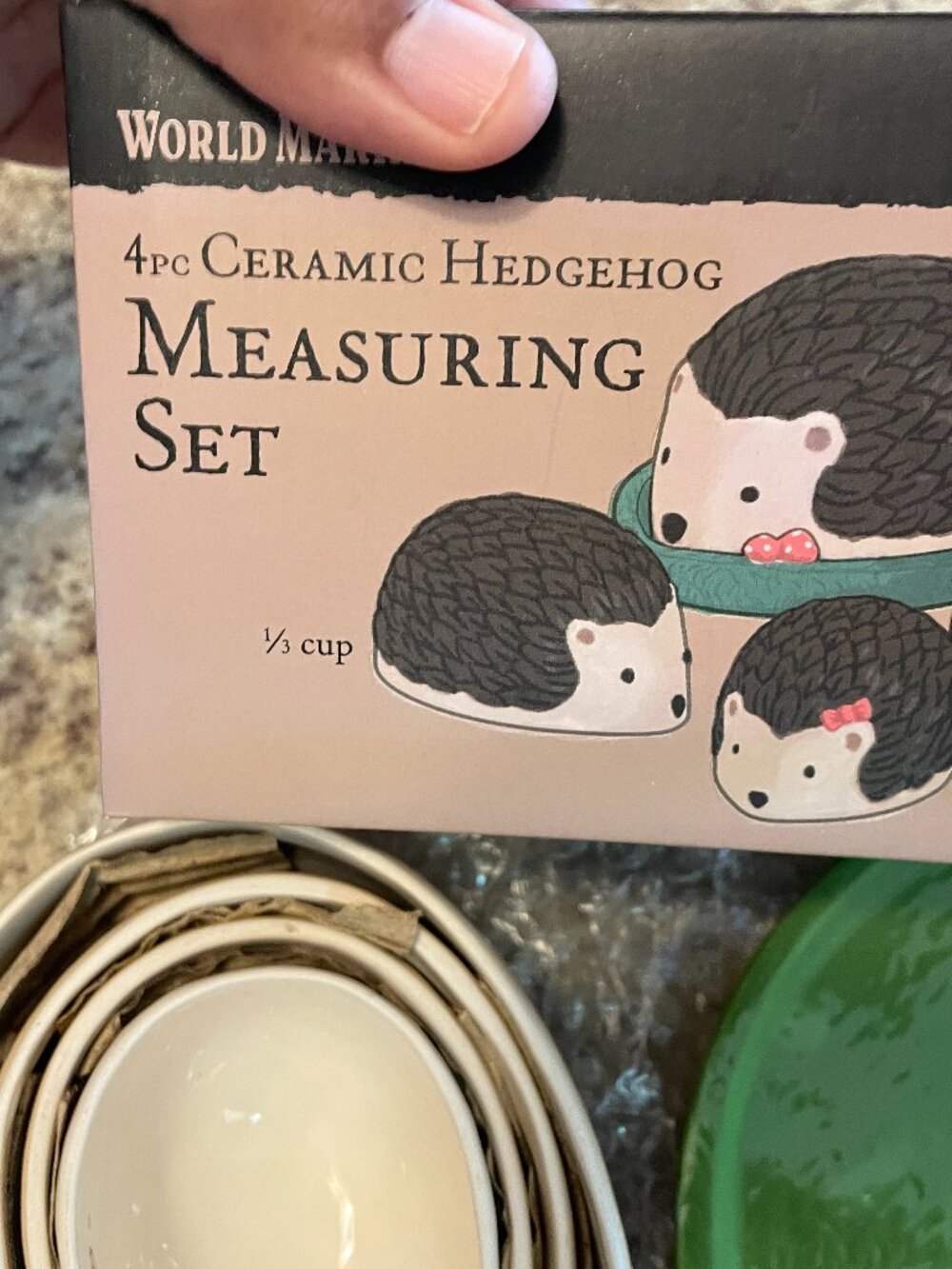 Extremely Rare Mint NIB World Market 4pc Ceramic Hedgehog Measuring Set / Bowls - Picture 9 of 11